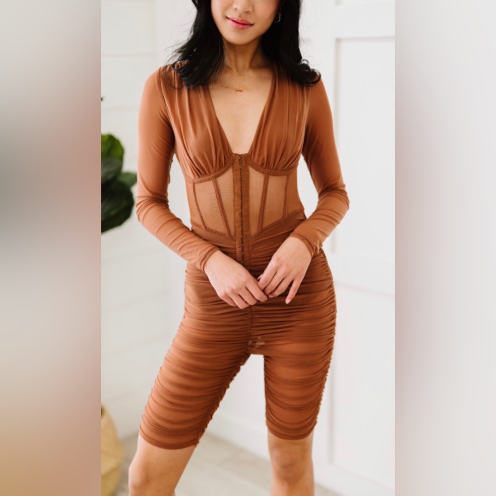 New! Womens PRIVY Ruched Deep V Romper medium